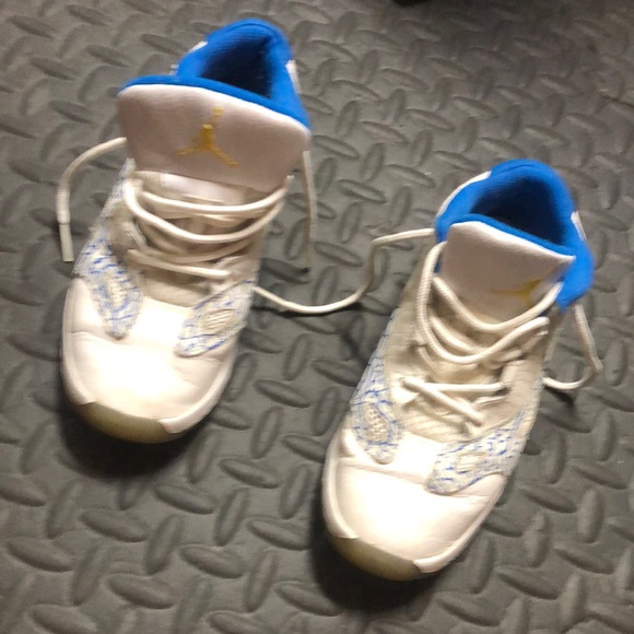 Hard to find Nike air Jordan 11 low retro OG IE guc 3 youth - Picture 1 of 11